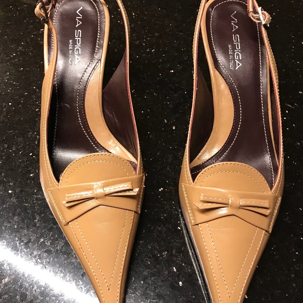 VIA SPIGA POINTY TOE SLING BACK SANDALS